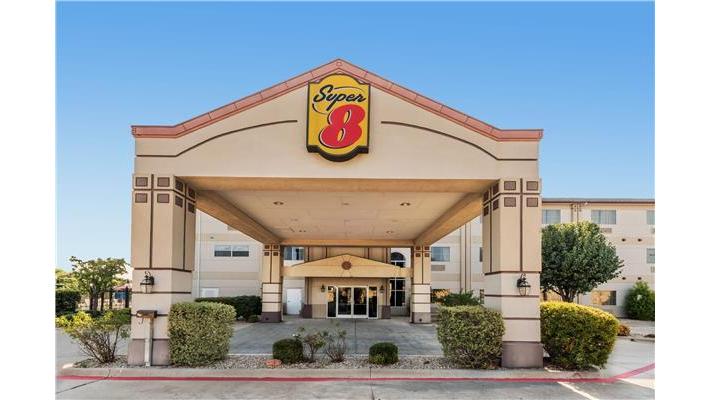 Super 8 by Wyndham Weatherford in Weatherford, Texas, United States