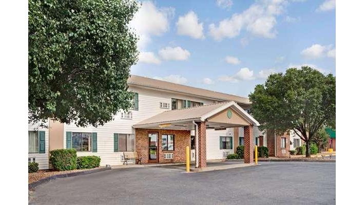 Super 8 by Wyndham West Memphis in West Memphis, Arkansas, United States