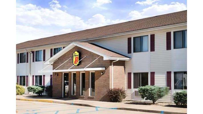 Super 8 by Wyndham West Plains in West Plains, Missouri, United States