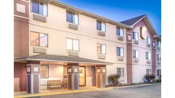Super 8 by Wyndham Wheeling in Wheeling, West Virginia, United States