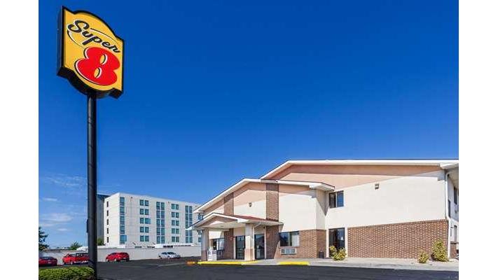 Super 8 by Wyndham Winchester VA in Winchester, Virginia, United States