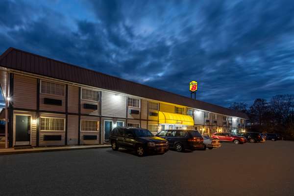 Super 8 by Wyndham Wooster in Wooster, Ohio, United States