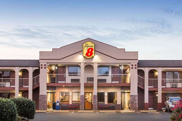 Super 8 by Wyndham Wytheville in Wytheville, Virginia, United States