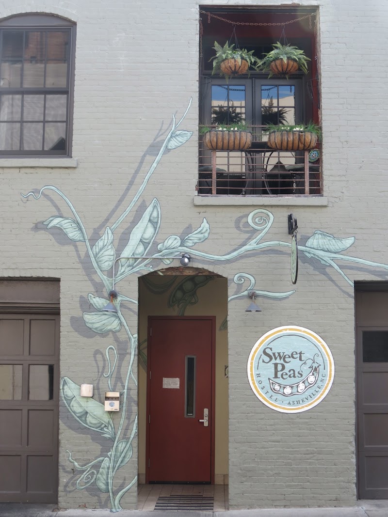 Sweet Peas Hostel in Black Mountain, North Carolina, United States