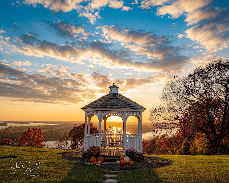 Tara Point Inn and Cottages in Godfrey, Illinois, United States