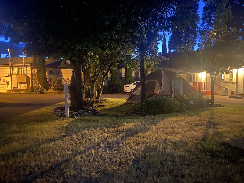 The Arbor Inn Motel in Talent, Oregon, United States