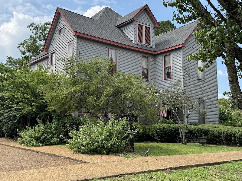 The Bridges-Hall Manor Bed & Breakfast in Pontotoc, Mississippi, United States