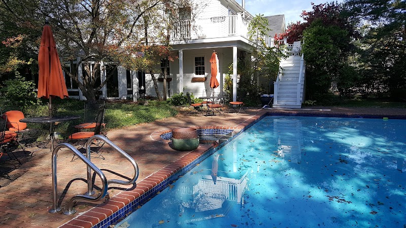 The Rochester Carriage House B&B in Rochester, Michigan, United States