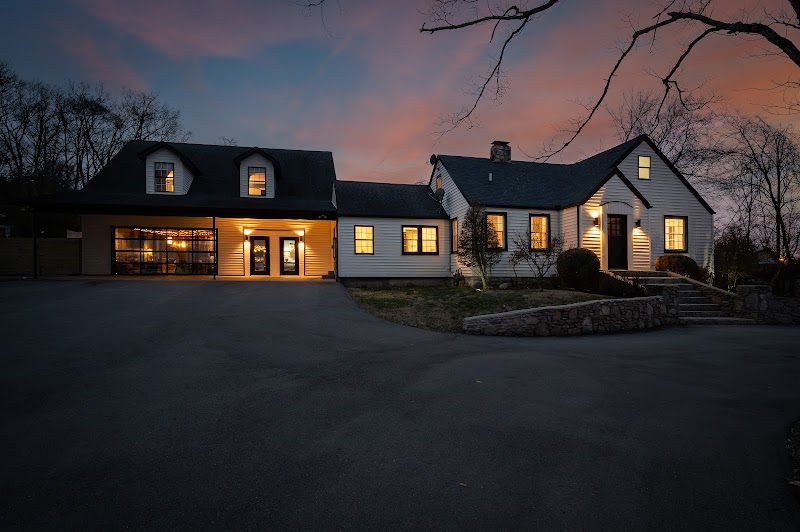 The Suite Retreat on Greenbriar in Carterville, Illinois, United States