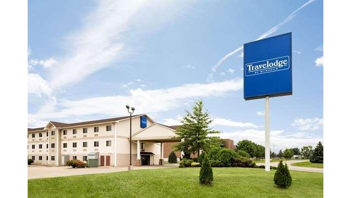 Travelodge by Wyndham Clinton Valley West Court in Clinton, Iowa, United States
