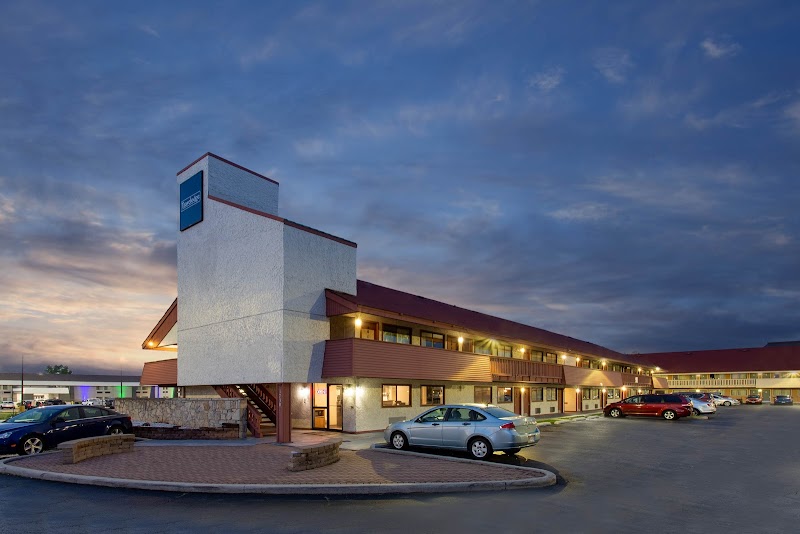 Travelodge by Wyndham South Holland in South Holland, Illinois, United States