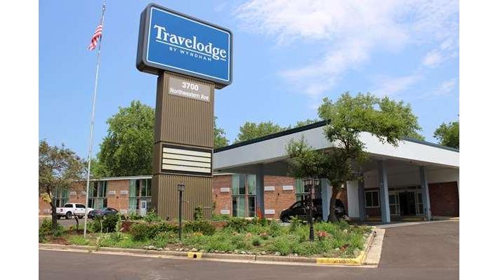 Travelodge by Wyndham Water’s Edge Hotel - Racine in Mount Pleasant, Wisconsin, United States