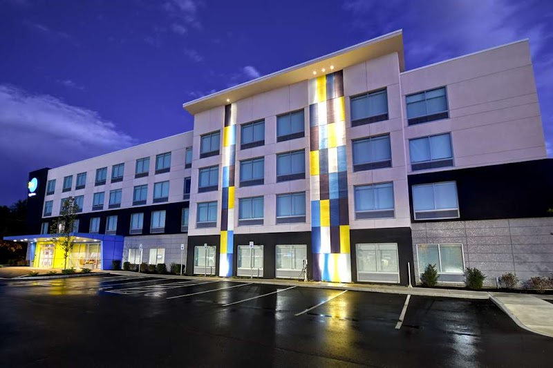 Tru by Hilton Concord in Concord, New Hampshire, United States