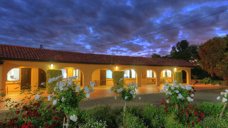 Twin Swans Motel in Inverell, Australia
