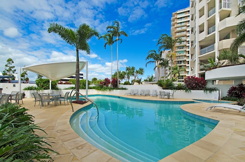 Waves Maroochy River in Maroochydore, Australia