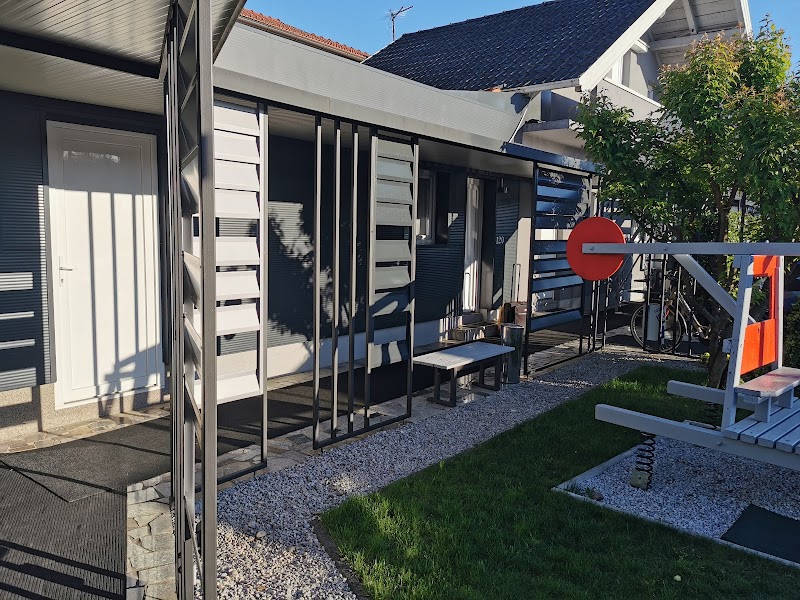 Cool Rooms Zagreb Airport in Velika Gorica, Croatia