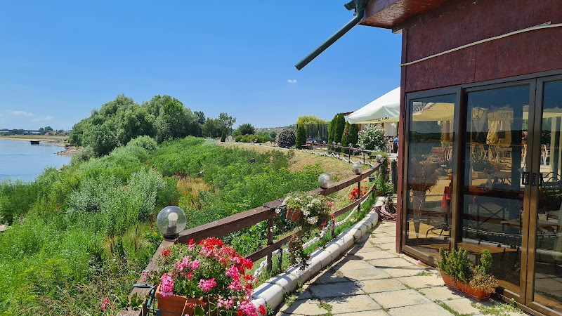 Hotel Fantastic in Fetesti, Romania