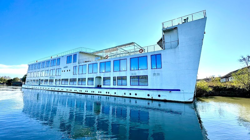 Hotel Plutitor Bella Marina in Tulcea, Romania