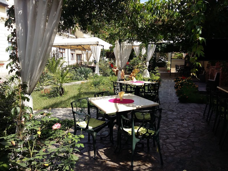 Hotel Restaurant Casa cu Tei in Craiova, Romania