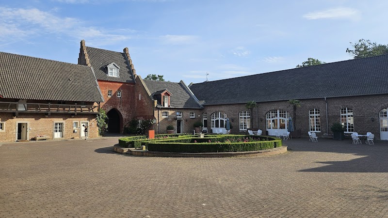 Hotel Zum Dorfbrunnen in Bornheim, Germany