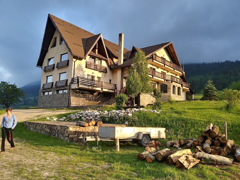 Pension Taverna Pietrei Craiului in Zarnesti, Romania