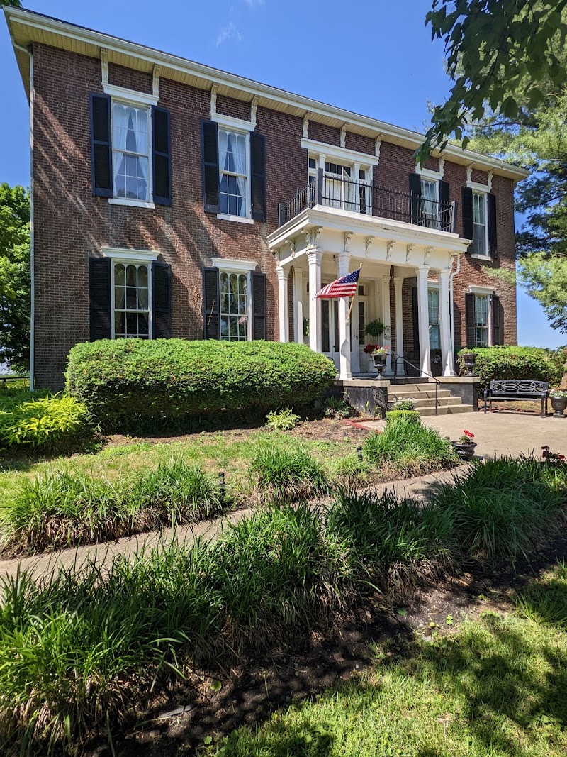 1851 Historic Maple Hill Manor Bed & Breakfast in La Grange, Kentucky, United States