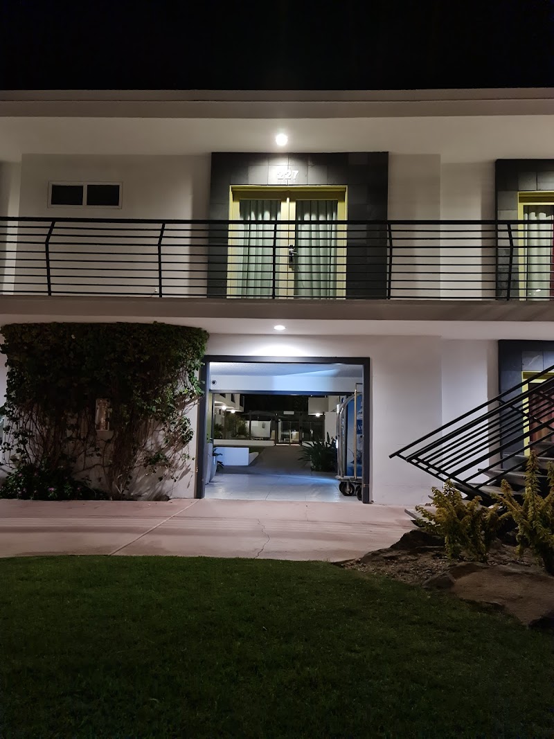 7 Springs Inn & Suites in Palm Springs, California, United States