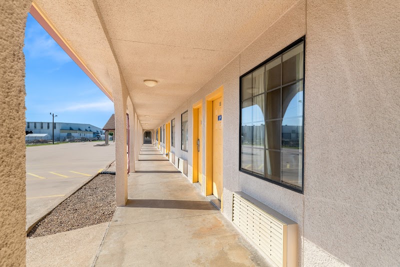 Americas Best Value Inn Bonham in Bonham, Texas, United States