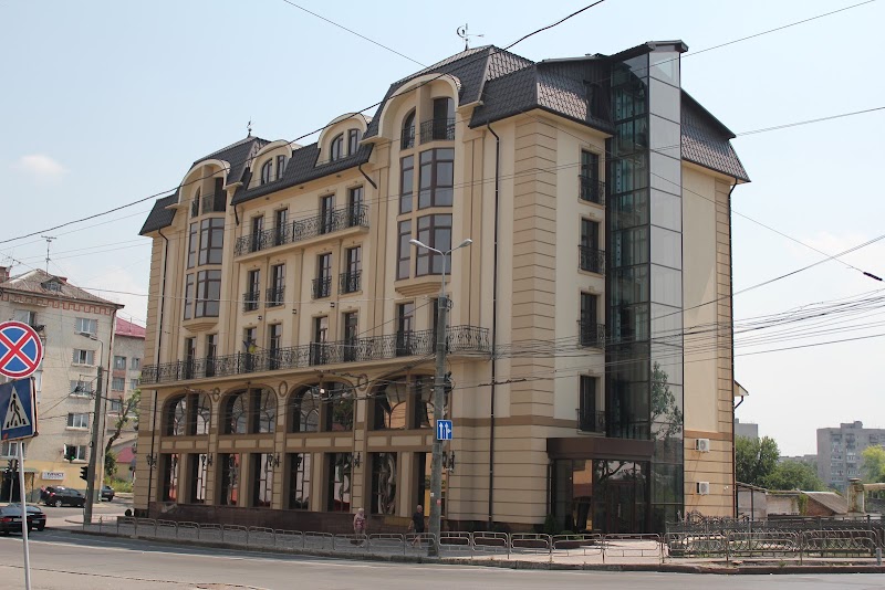Avalon Palace Hotel in Chortkiv, Ukraine