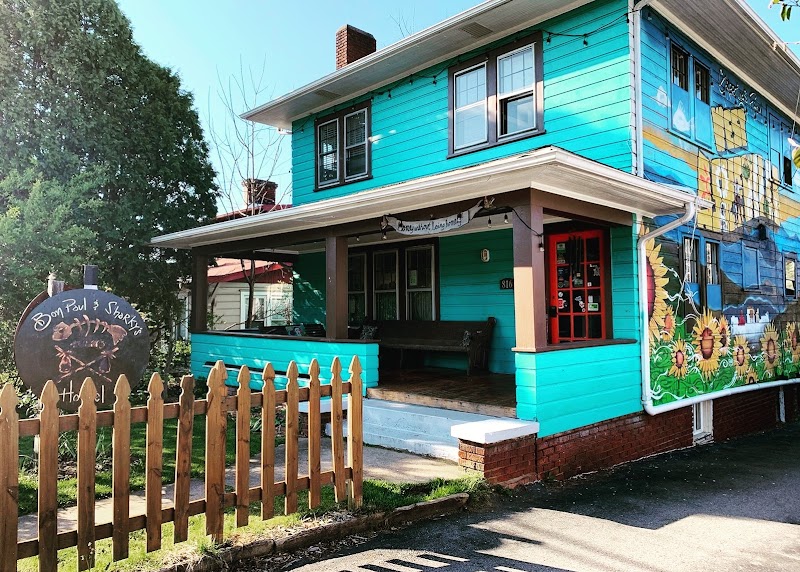 Bon Paul & Sharky's Hostel in Asheville, North Carolina, United States