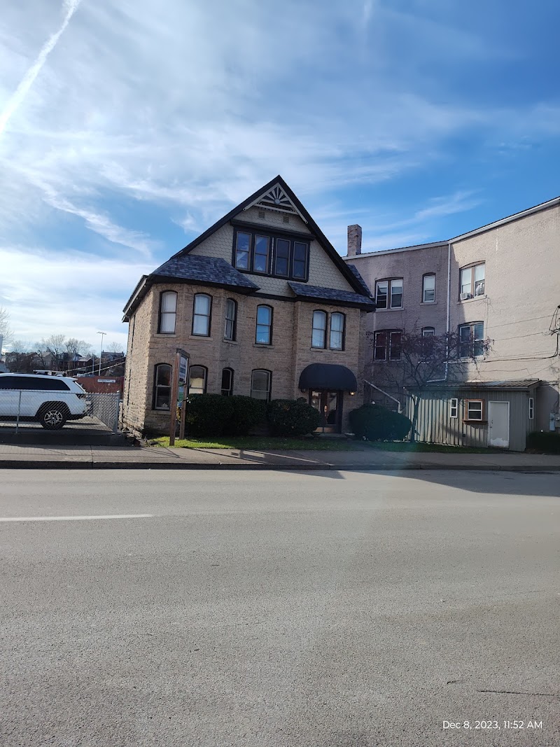 Brownstone Victorian Bed & Breakfast in Uniontown, Pennsylvania, United States