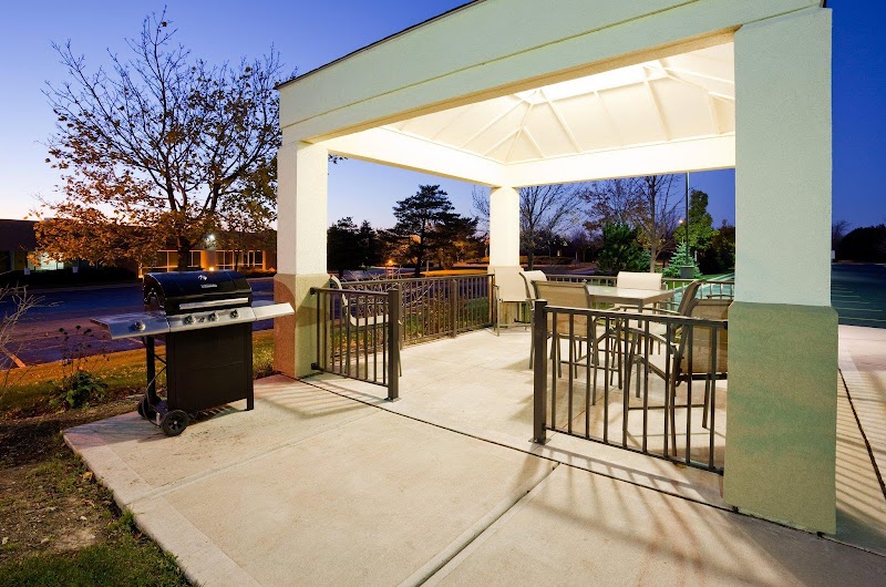 Candlewood Suites Milwaukee Brown Deer in Brown Deer, Wisconsin, United States