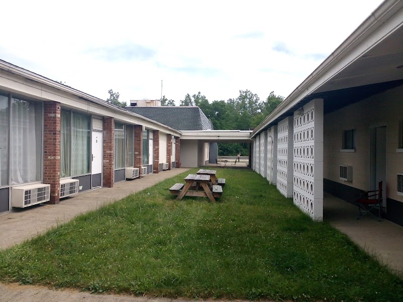 Caravan II Albergo in New Castle, Pennsylvania, United States