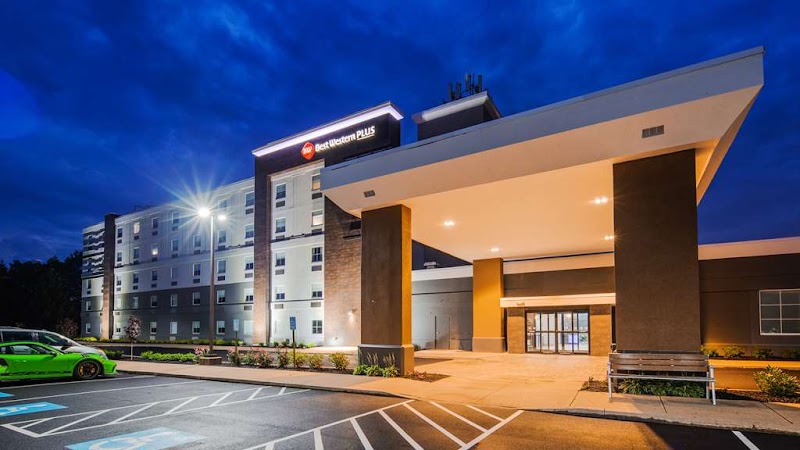 Circle Drive Suites in Olyphant, Pennsylvania, United States