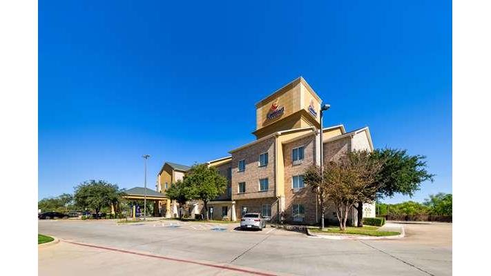 Comfort Inn & Suites Near Lake Lewisville in Corinth, Texas, United States