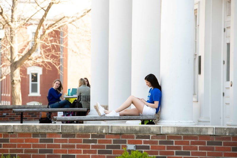 Cottey House Bed & Breakfast in Nevada, Missouri, United States