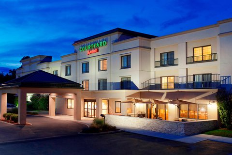 Courtyard by Marriott Newburgh Stewart Airport in Orange Lake, New York, United States