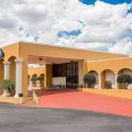 Days Inn & Suites by Wyndham Clermont