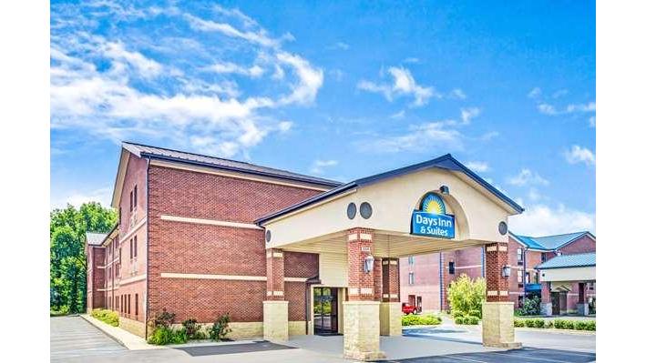 Days Inn & Suites by Wyndham Jeffersonville IN in Jeffersonville, Indiana, United States