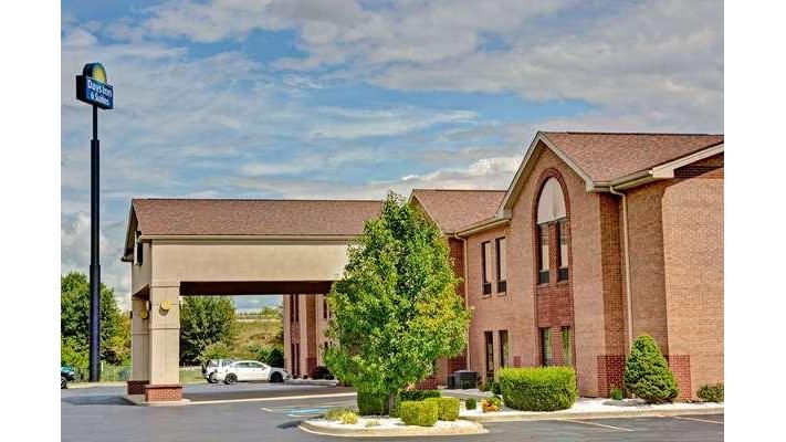 Days Inn & Suites by Wyndham Louisville SW in Shively, Kentucky, United States