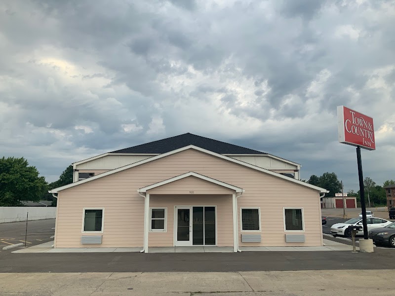 Days Inn by Wyndham Troy IL in Troy, Illinois, United States