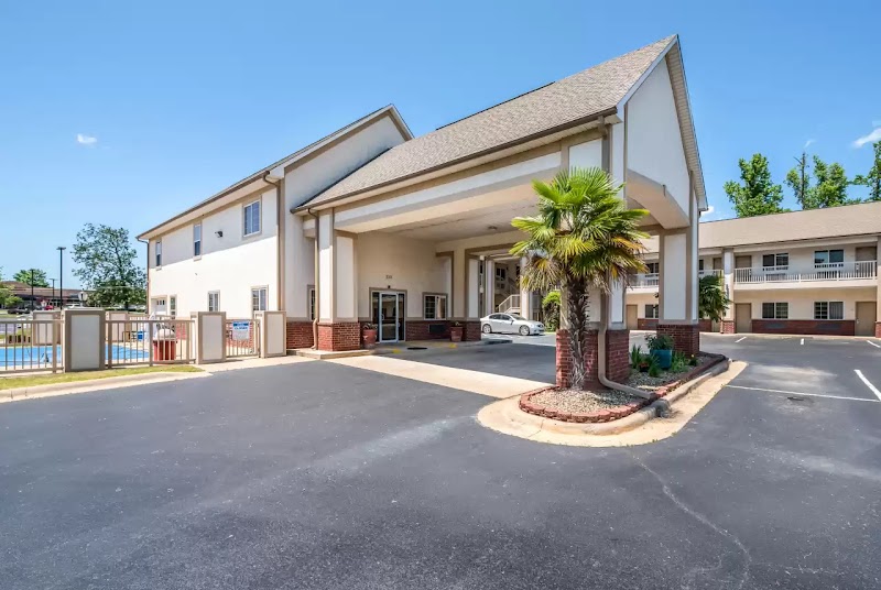 Econo Lodge Inn & Suites Bryant in Bryant, Arkansas, United States
