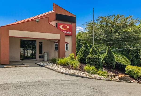 Econo Lodge Pittsburgh I-79 in McKees Rocks, Pennsylvania, United States
