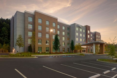 Fairfield Inn & Suites by Marriott Atlanta Alpharetta/Avalon Area in Alpharetta, Georgia, United States