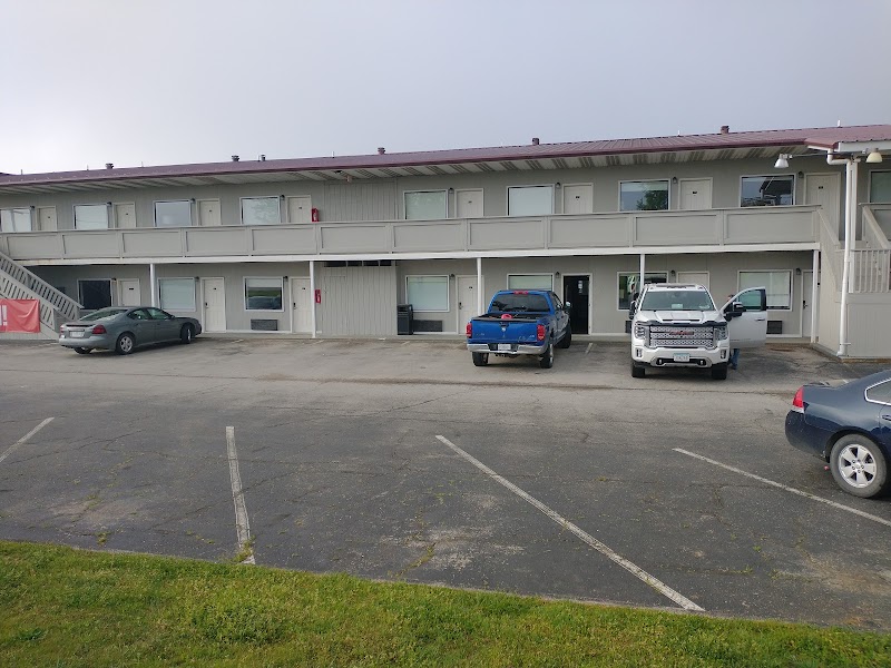 Family Tree Inn & Suites in Butler, Missouri, United States