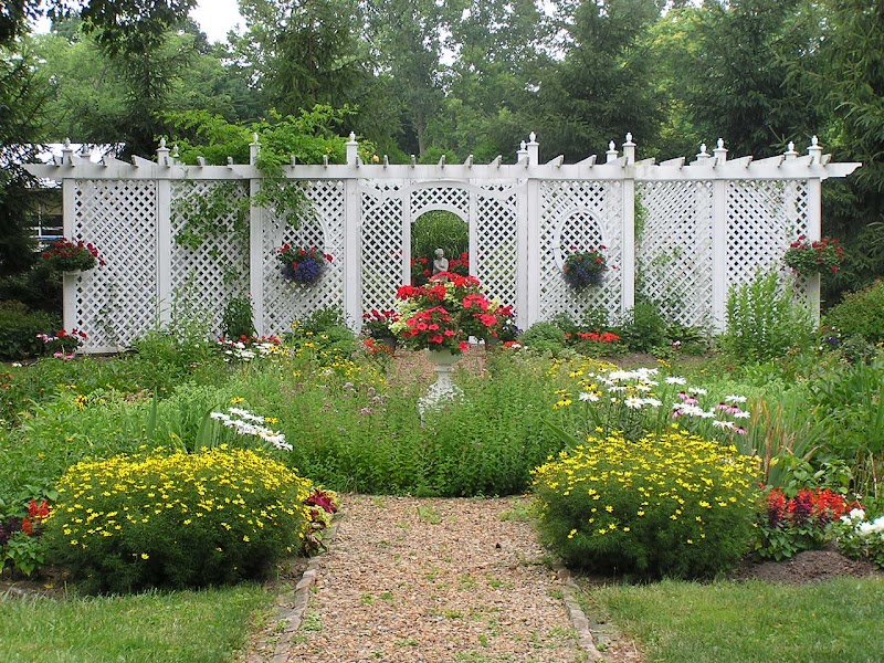 Georgian Manor Inn in Norwalk, Ohio, United States