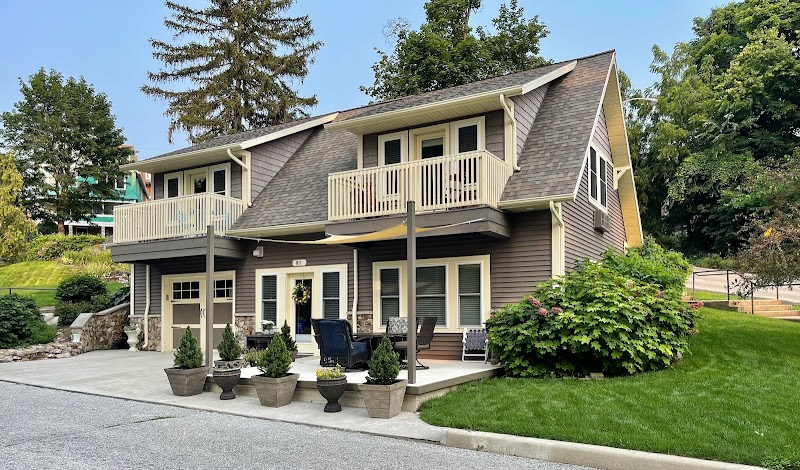 Guest House on Terrace in Winona Lake, Indiana, United States
