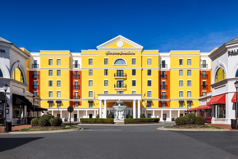 Hampton Inn & Suites Charlotte/SouthPark at Phillips Place in Charlotte, North Carolina, United States