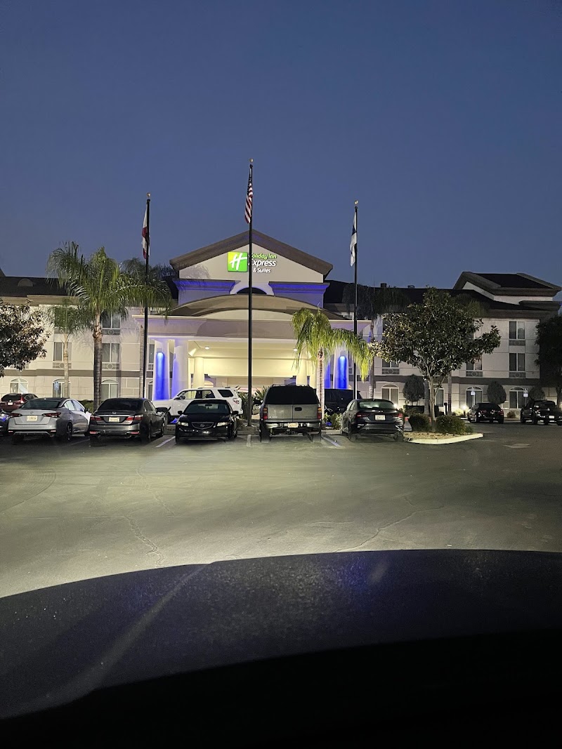 Holiday Inn Express Hotel & Suites Dinuba West in Dinuba, California, United States