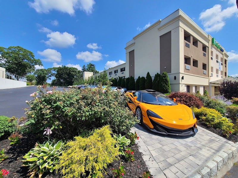 Holiday Inn Express Roslyn in Inwood, New York, United States